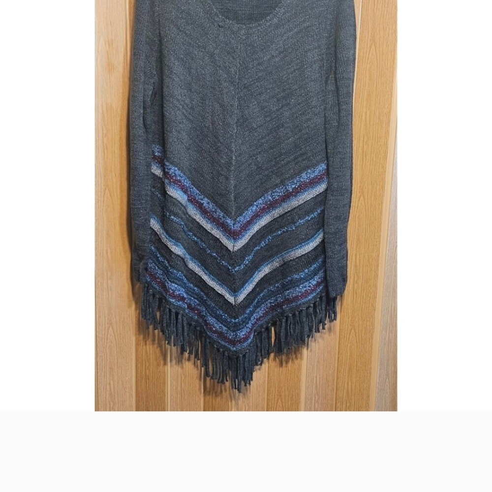 Soft Surroundings Charcoal and Fringed Bottom - Picture 5 of 5